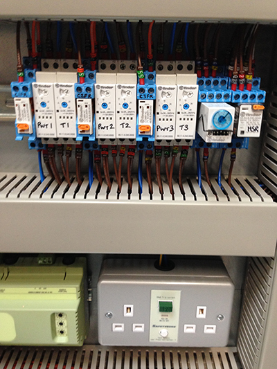  3 compressor pack panel control circuitry